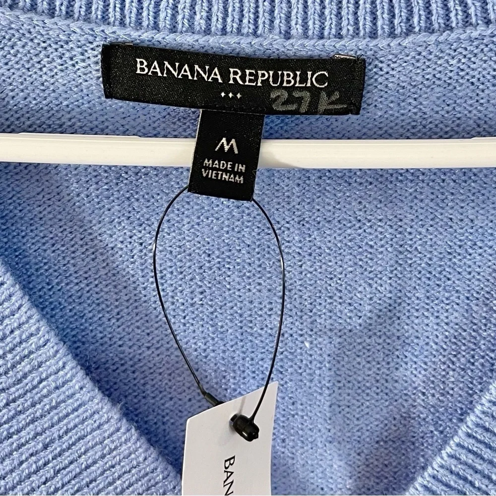 NWT Banana Republic Acrylic Blend V-Neck Sweater Men Size M Blue Lightweight
